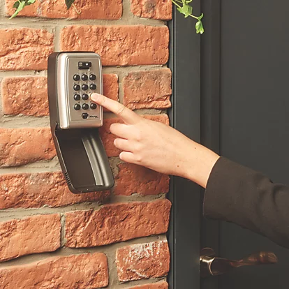 Push button Weather Resistant Outdoor Lockbox for Elderly